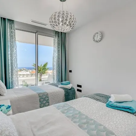 Lejlighed Luxury Apartment. Heated Pool. Ac. Ocean View!