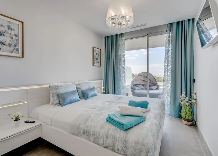 Luxury Apartment. Heated Pool. Ac. Ocean View! Costa Adeje (Tenerife)