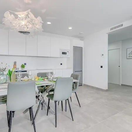 Luxury Apartment. Heated Pool. Ac. Ocean View! דירה אדחה