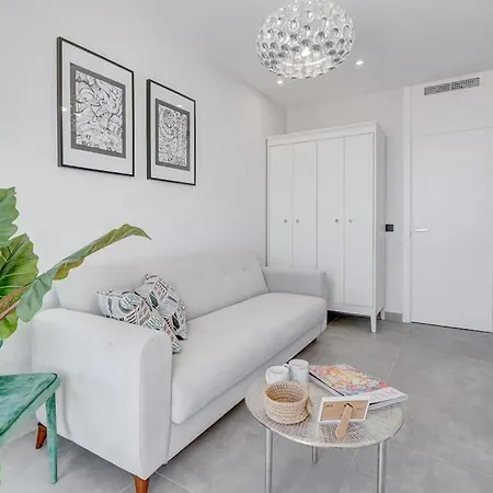 Luxury Apartment. Heated Pool. Ac. Ocean View! דירה *