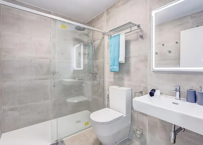 Appartamento Luxury Apartment. Heated Pool. Ac. Ocean View!