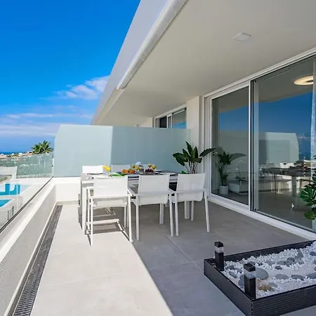 Luxury Apartment. Heated Pool. Ac. Ocean View! 公寓 *